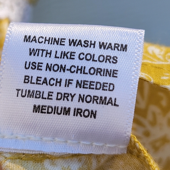 Jennifer & Grace Mustard Floral Ruffle Top Size XL - Picture 7 of 10